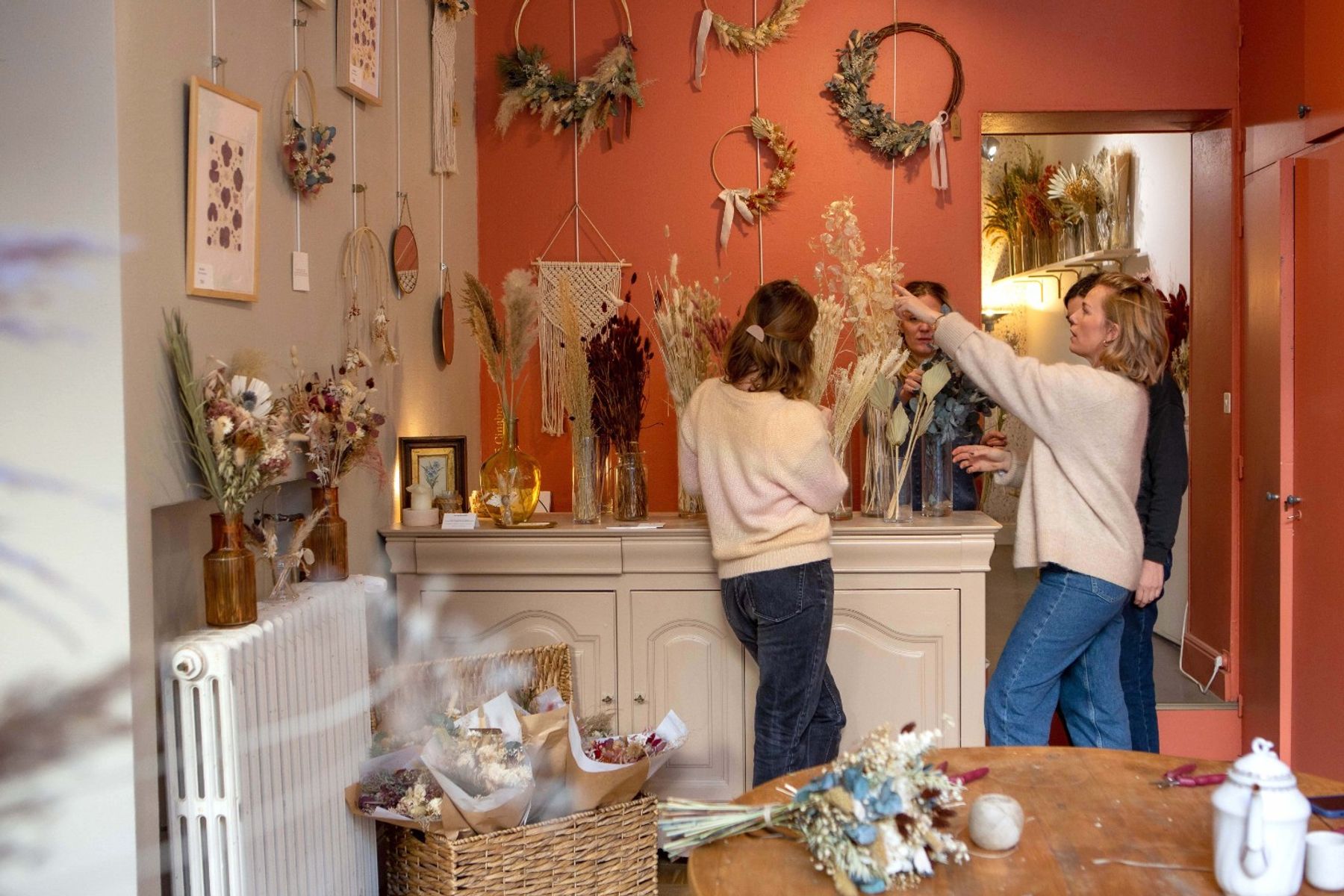 Découvrez la boutique les Herbes Hautes située en plein de centre-ville de Nantes.