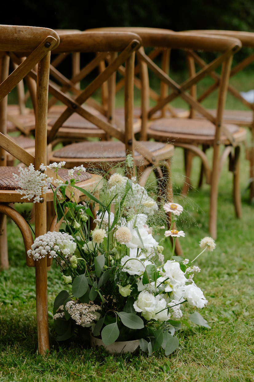 Décoration florale de mariage en Normandie avec les herbes hautes