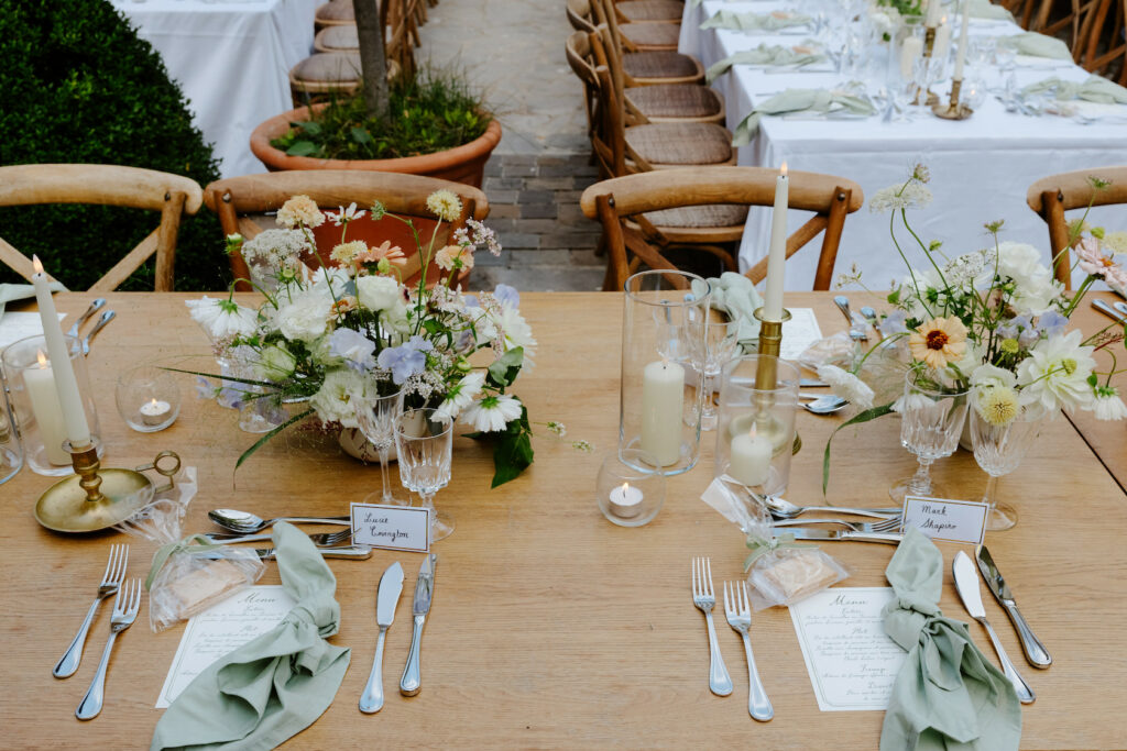 Décoration florale de mariage en Normandie avec les herbes hautes